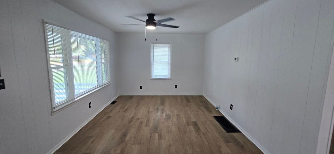 2612 Franklin Ave - Photo 4 of 16