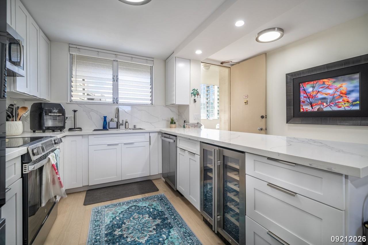 1717 Ala Wai Blvd #1209 - Photo 4 of 30