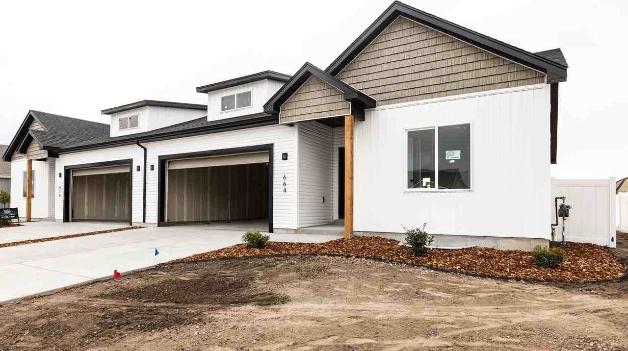 664 S Idaho Ave - Photo 2 of 22