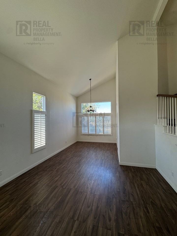 23 Bella Donaci - Photo 4 of 50