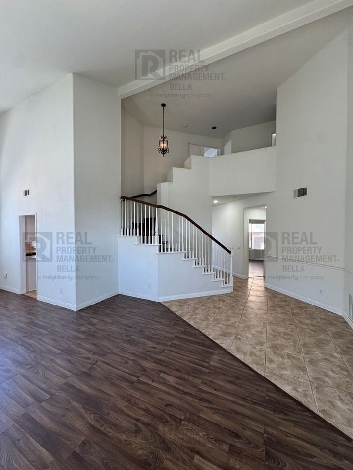 23 Bella Donaci - Photo 5 of 50
