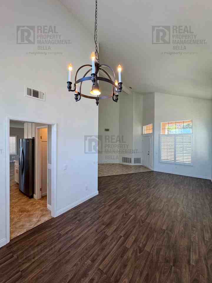 23 Bella Donaci - Photo 6 of 50