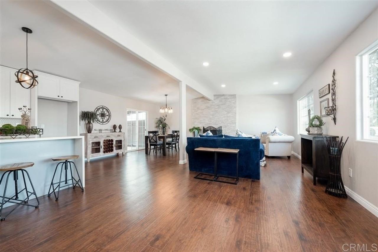 4981 Dawne St - Photo 3 of 8
