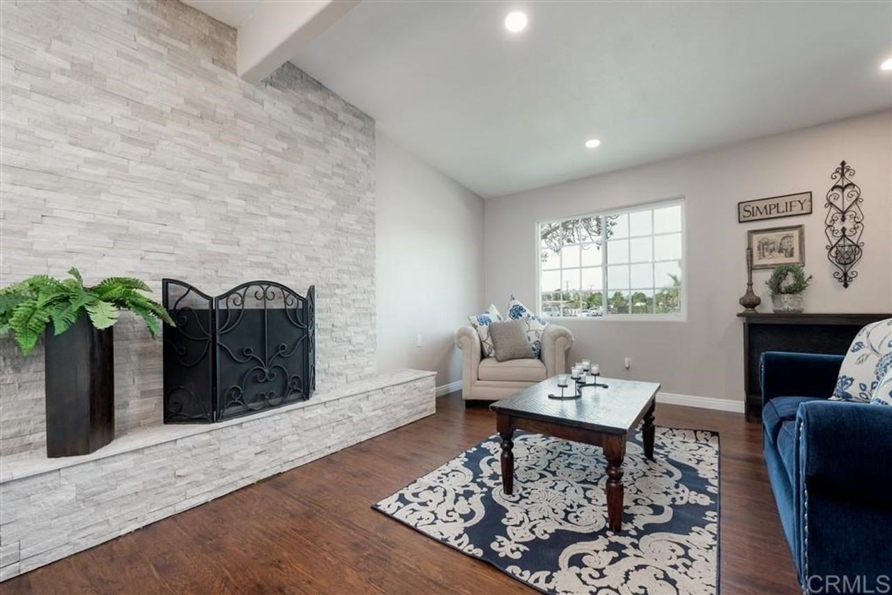 4981 Dawne St - Photo 4 of 8