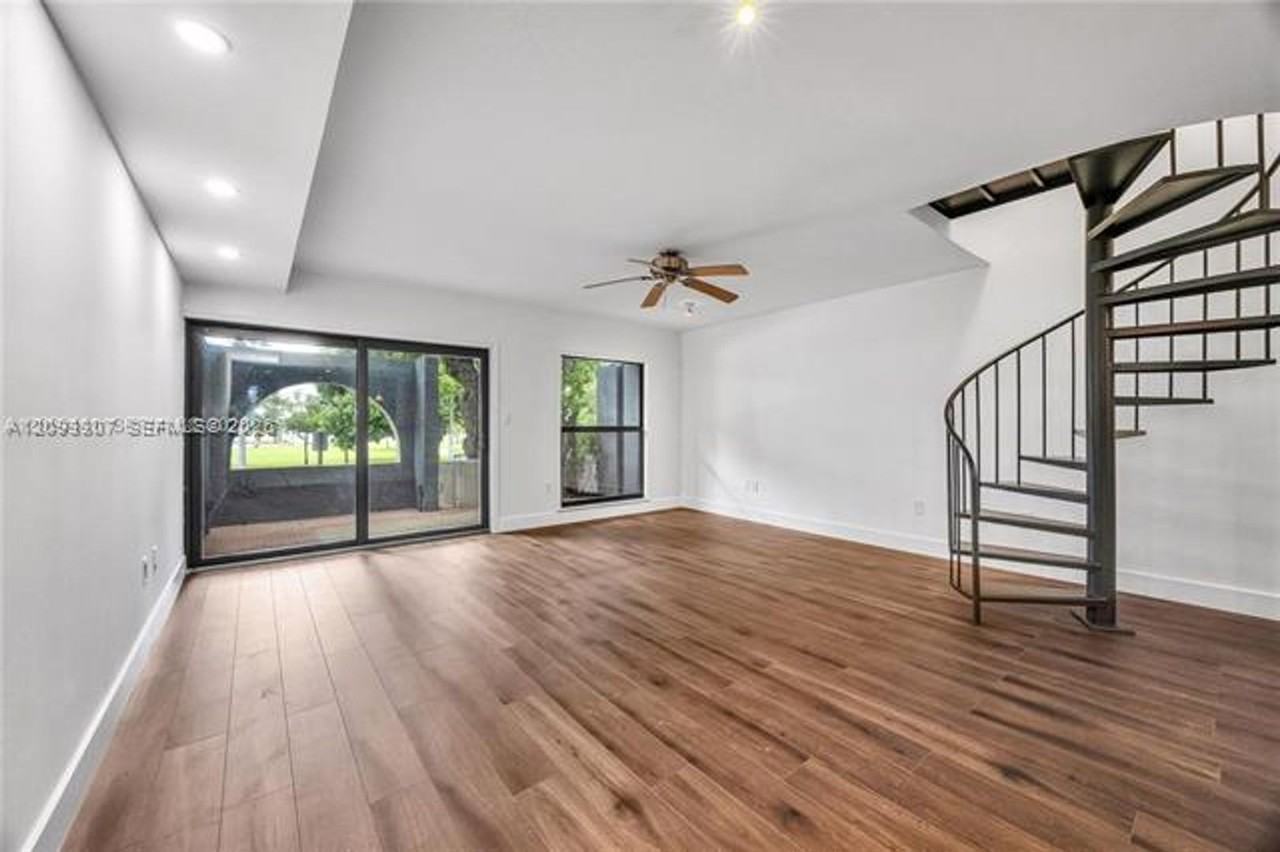 3808 3808 NE 6th Ave th 3808 - Photo 4 of 33