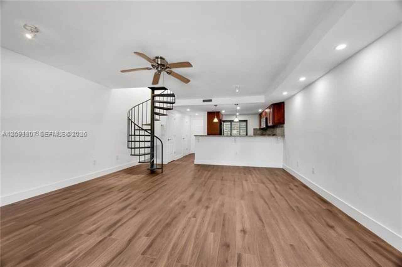 3808 3808 NE 6th Ave th 3808 - Photo 6 of 33