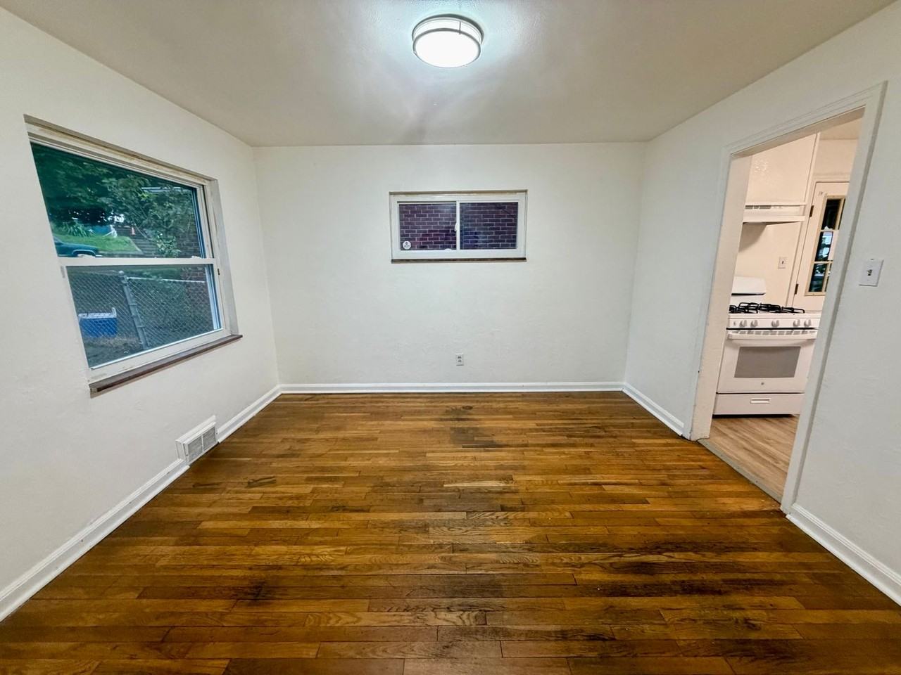 2725 Glen Mawr St - Photo 6 of 23