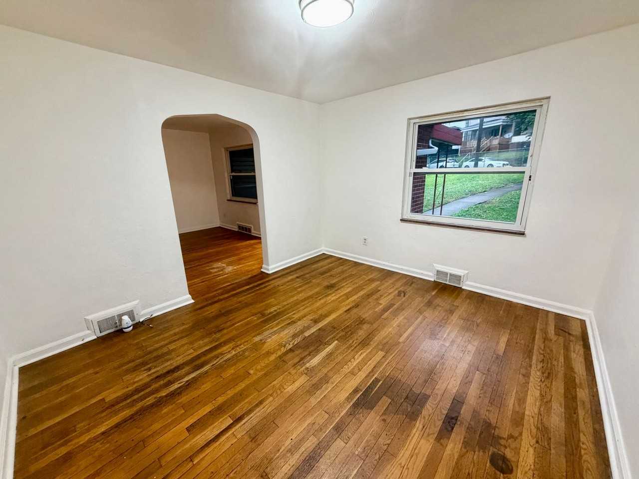 2725 Glen Mawr St - Photo 7 of 23