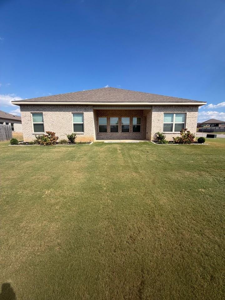 13937 Lannister Ln - Photo 4 of 22