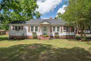 320 Marian Cir - Photo 1 of 1