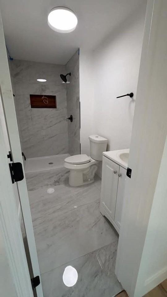 3053 Noble St - Photo 4 of 5