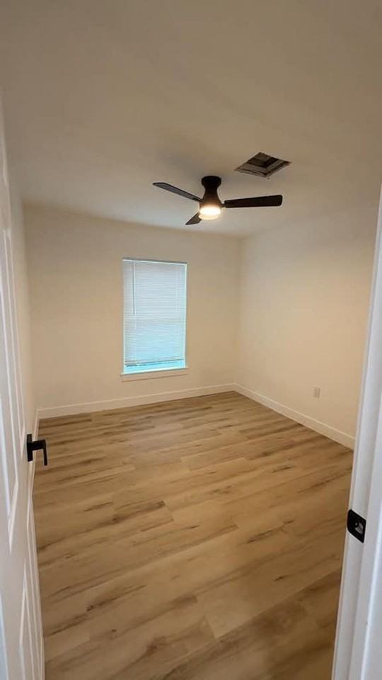 3053 Noble St - Photo 5 of 5