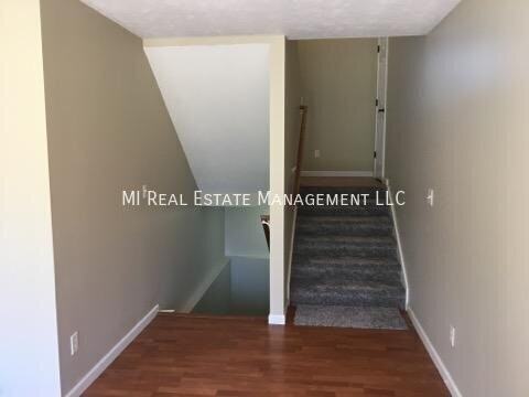 1069 Michigan Ave - Photo 6 of 12