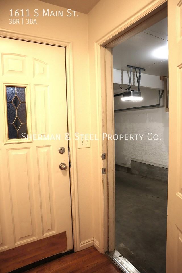 1611 S Main St - Photo 4 of 31