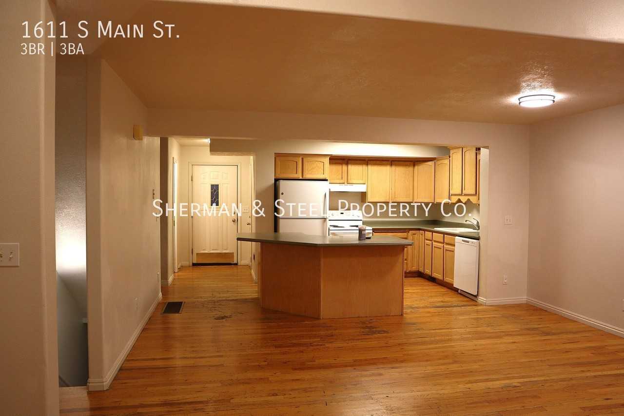 1611 S Main St - Photo 6 of 31
