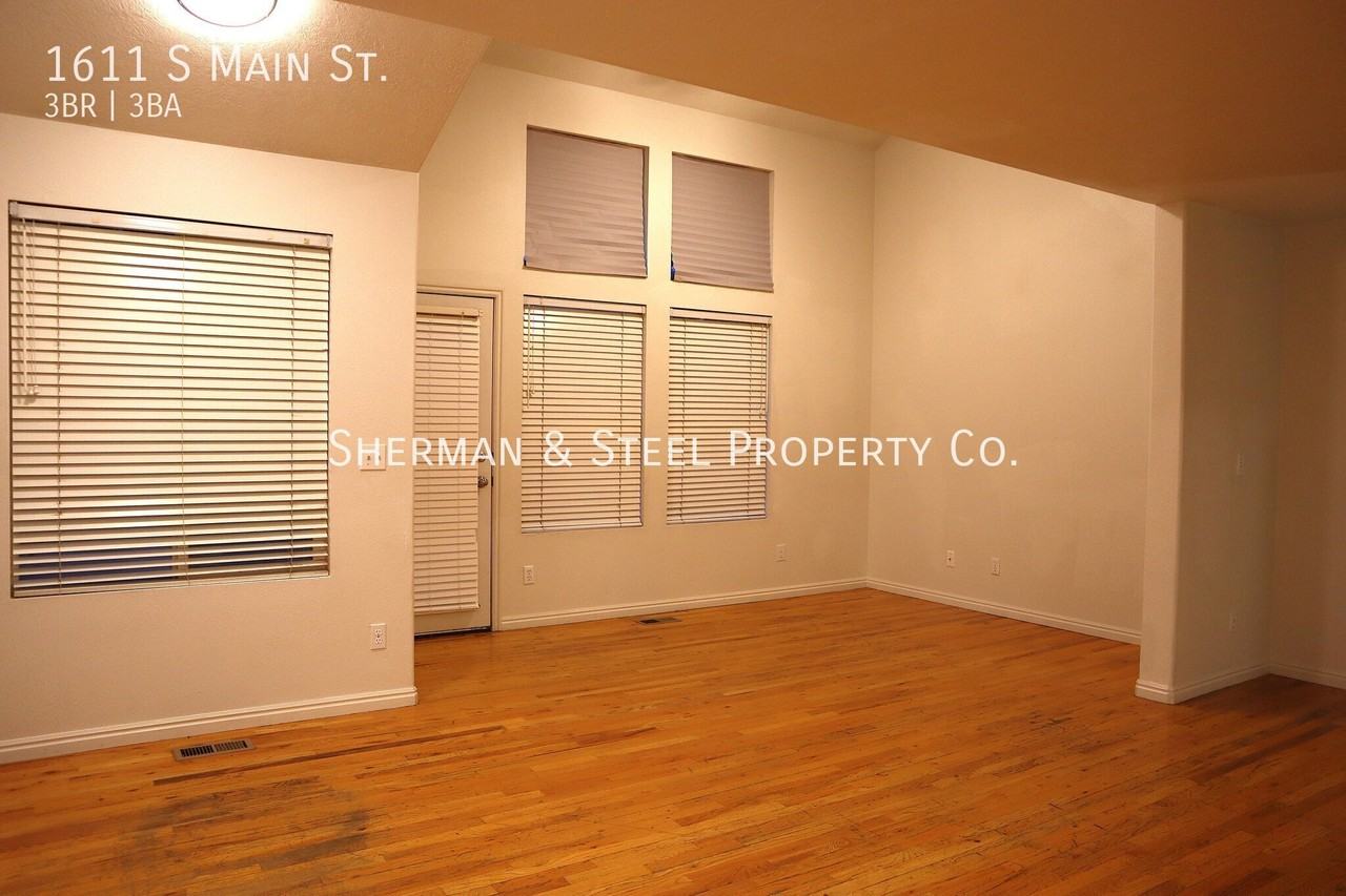 1611 S Main St - Photo 7 of 31