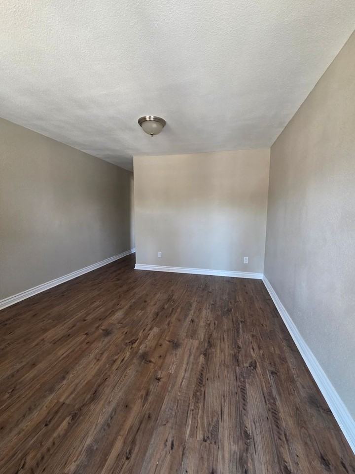 1160 Vine St - Photo 3 of 21