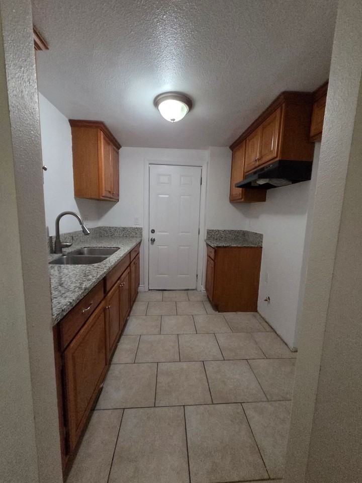 1160 Vine St - Photo 7 of 21