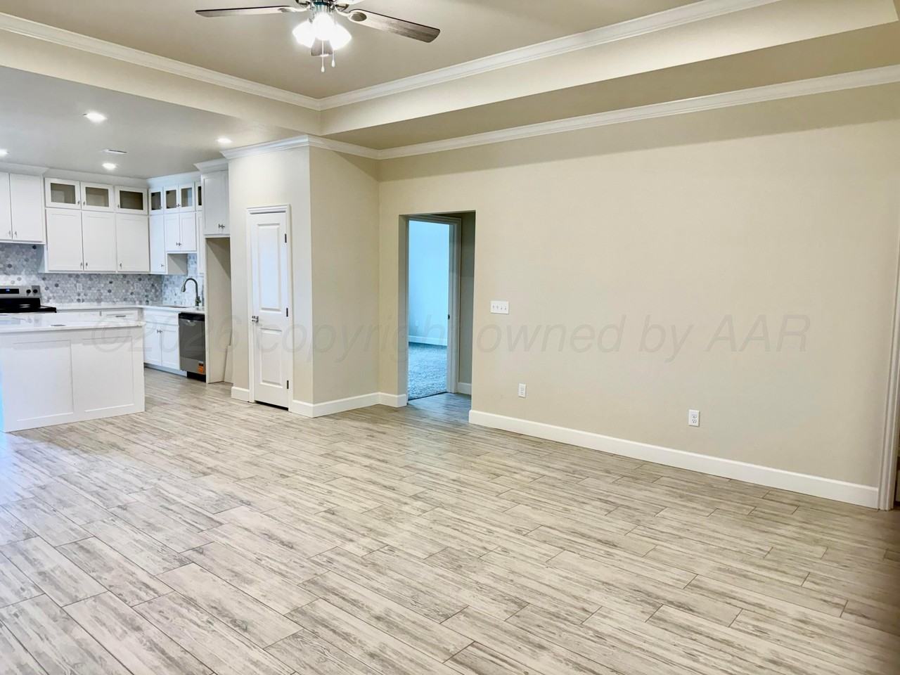 7202 Bennett St - Photo 3 of 15
