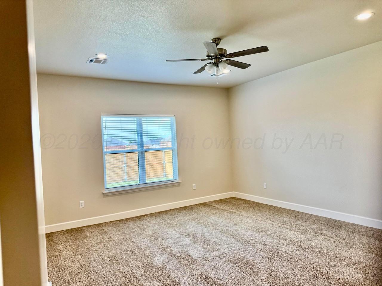 7202 Bennett St - Photo 5 of 15