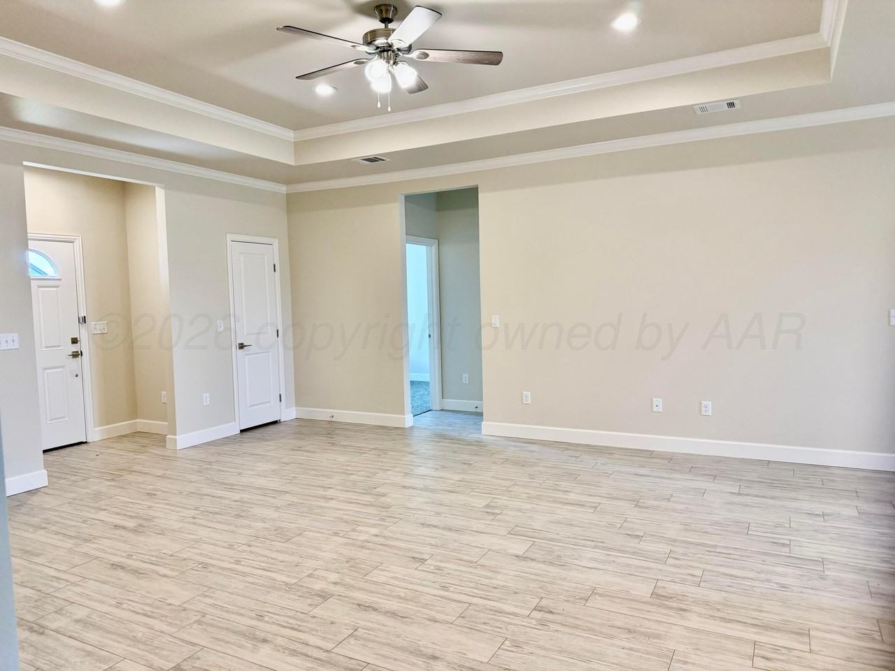 7202 Bennett St - Photo 6 of 15