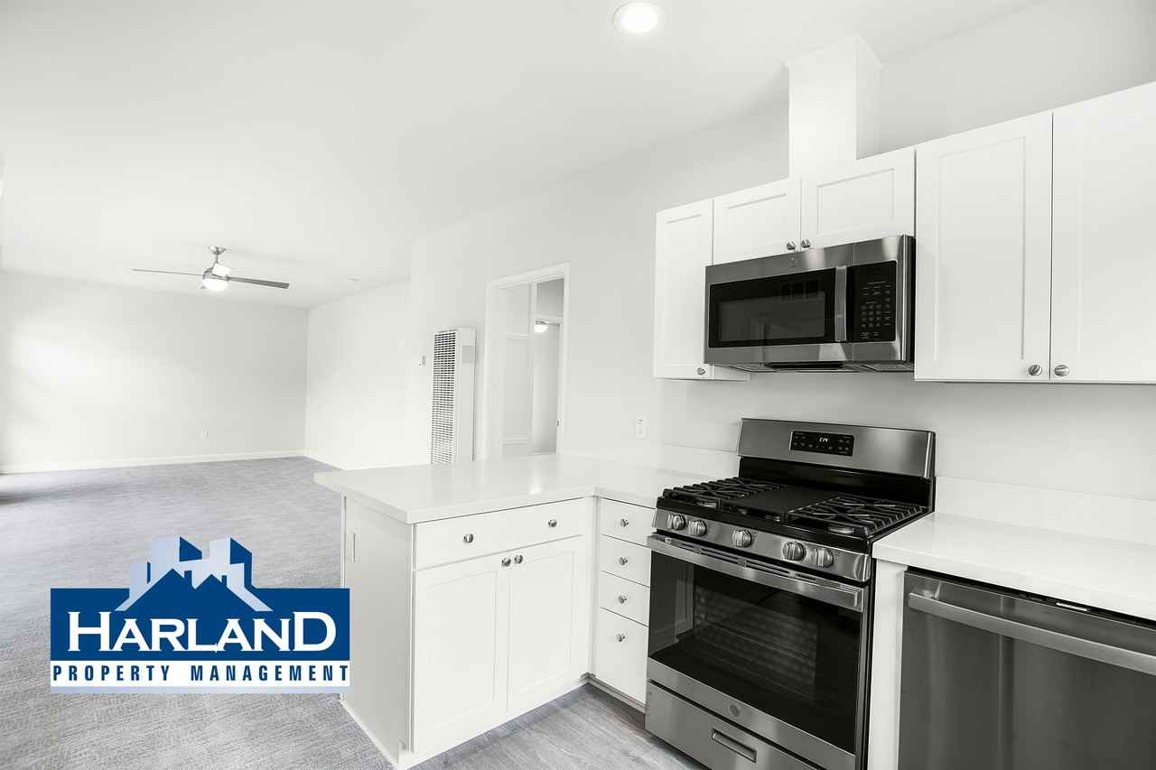 1012 A Ave - Photo 2 of 20