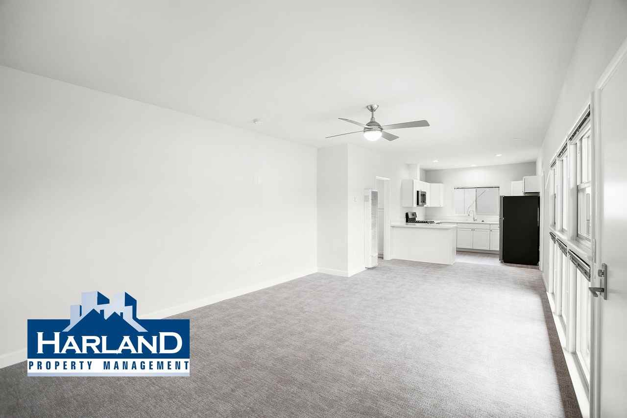 1012 A Ave - Photo 3 of 20
