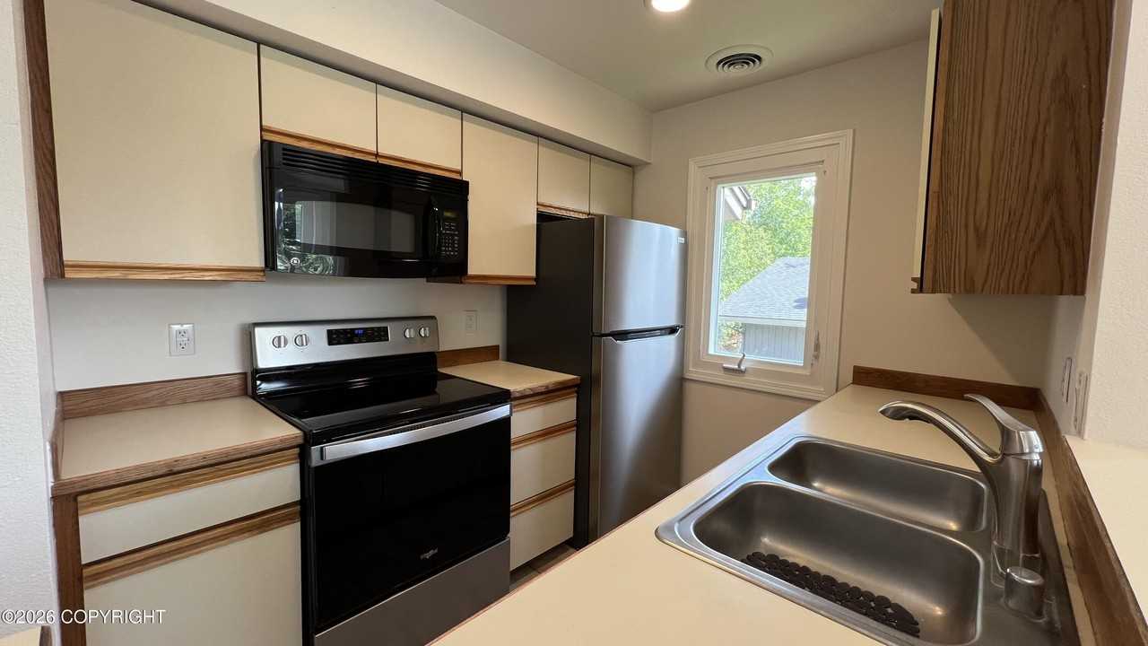 3425 Lakeshore Dr #7 - Photo 4 of 16