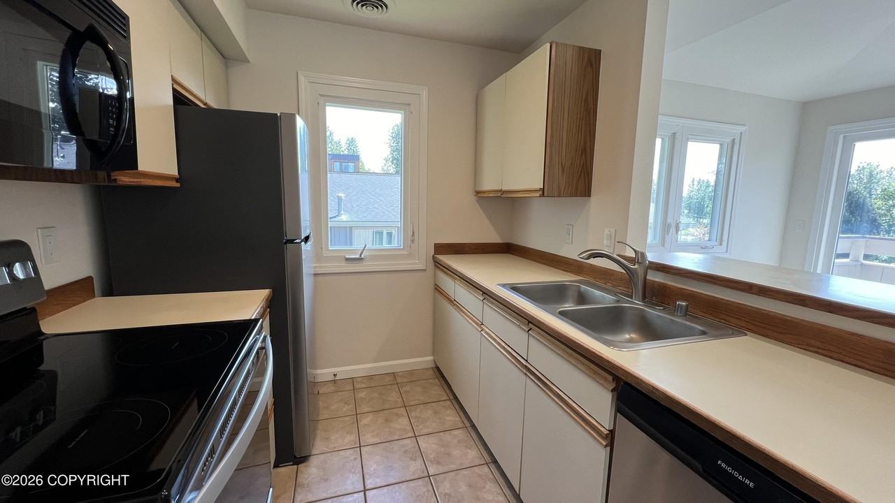3425 Lakeshore Dr #7 - Photo 5 of 16