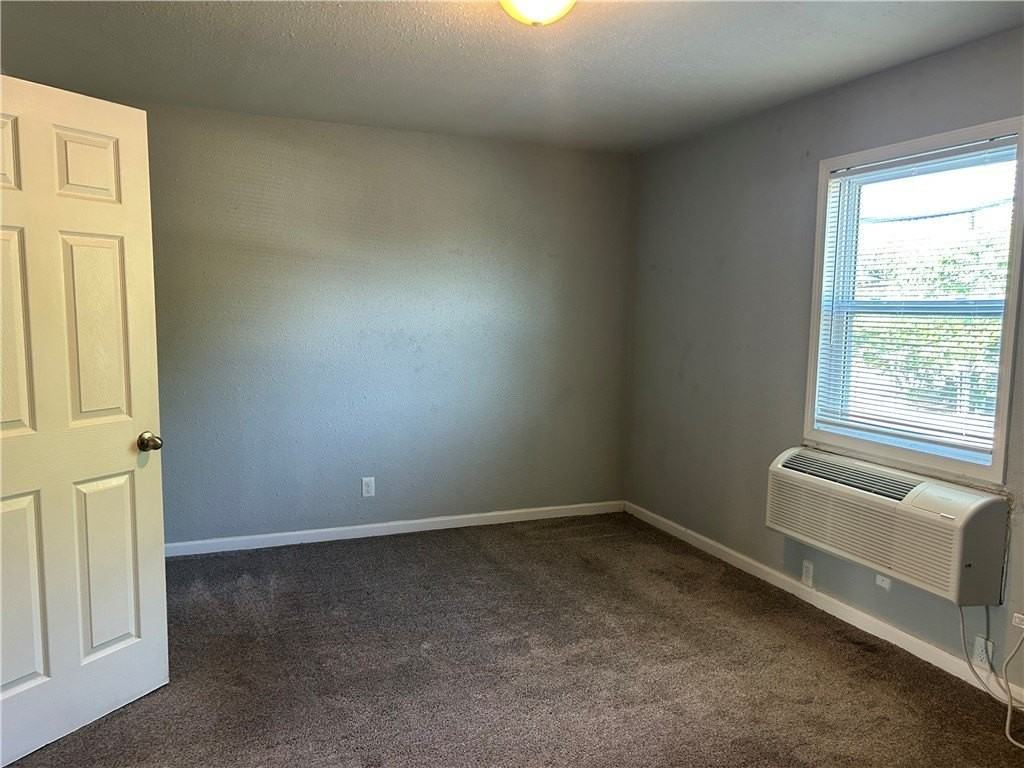 403 Park St #8 - Photo 3 of 11