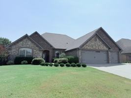 featured image of 3404 Nw Park Hill Blvd