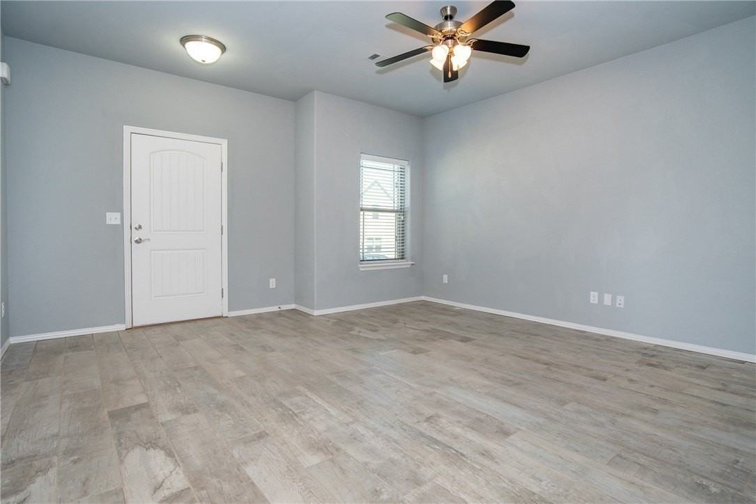 1324 Corsica Room 2 Drive - Photo 3 of 11