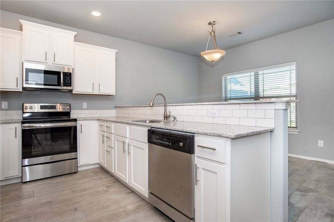 1324 Corsica Room 2 Drive - Photo 5 of 11