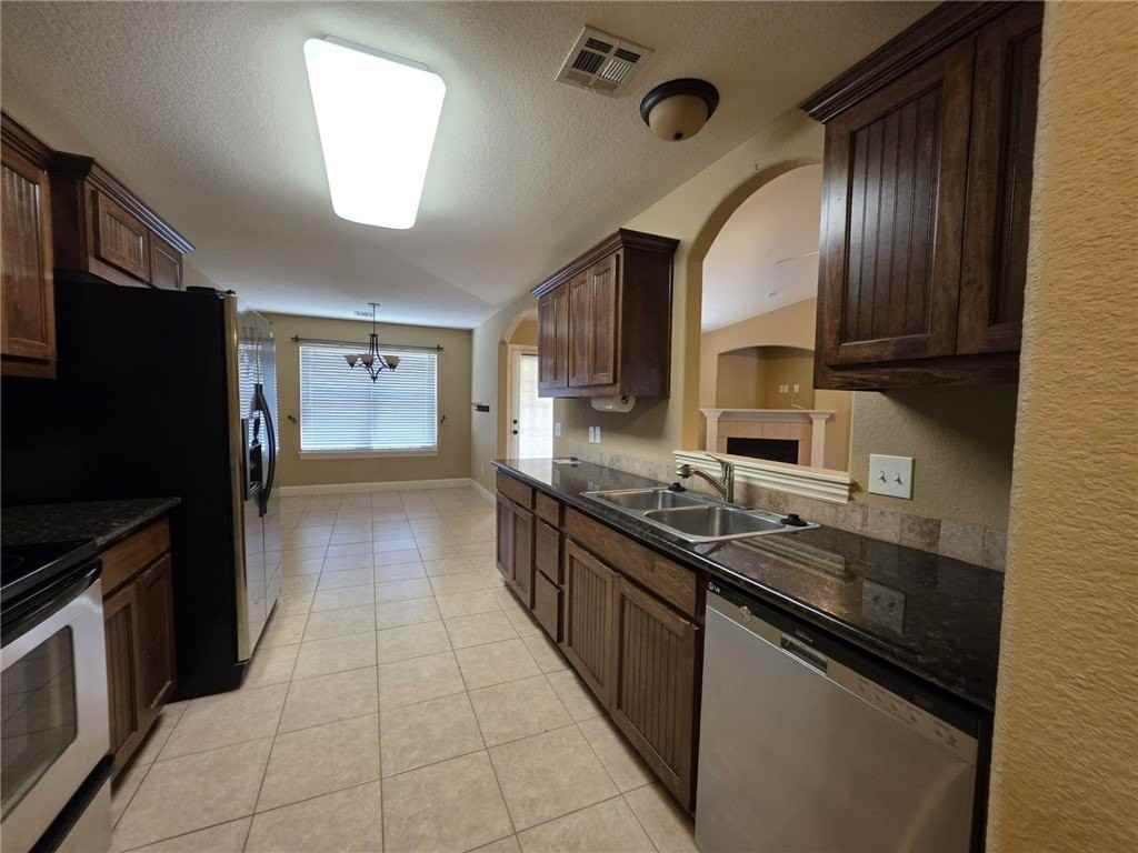 16 Sullivan Dr - Photo 7 of 25