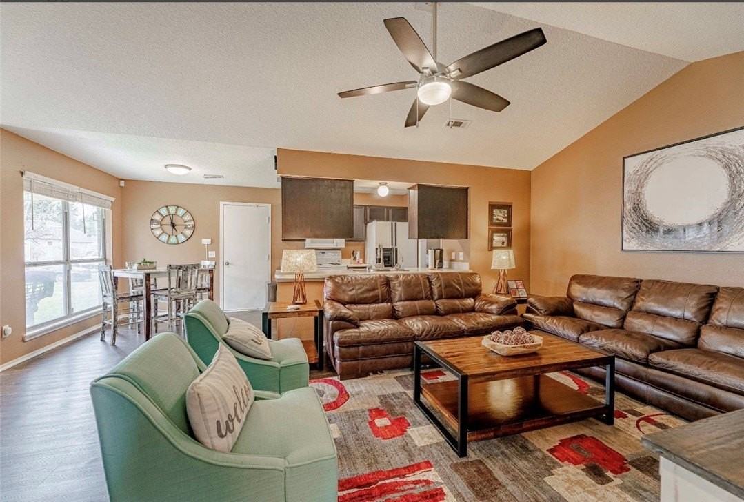 215 Fox Run Pl #B - Photo 5 of 24