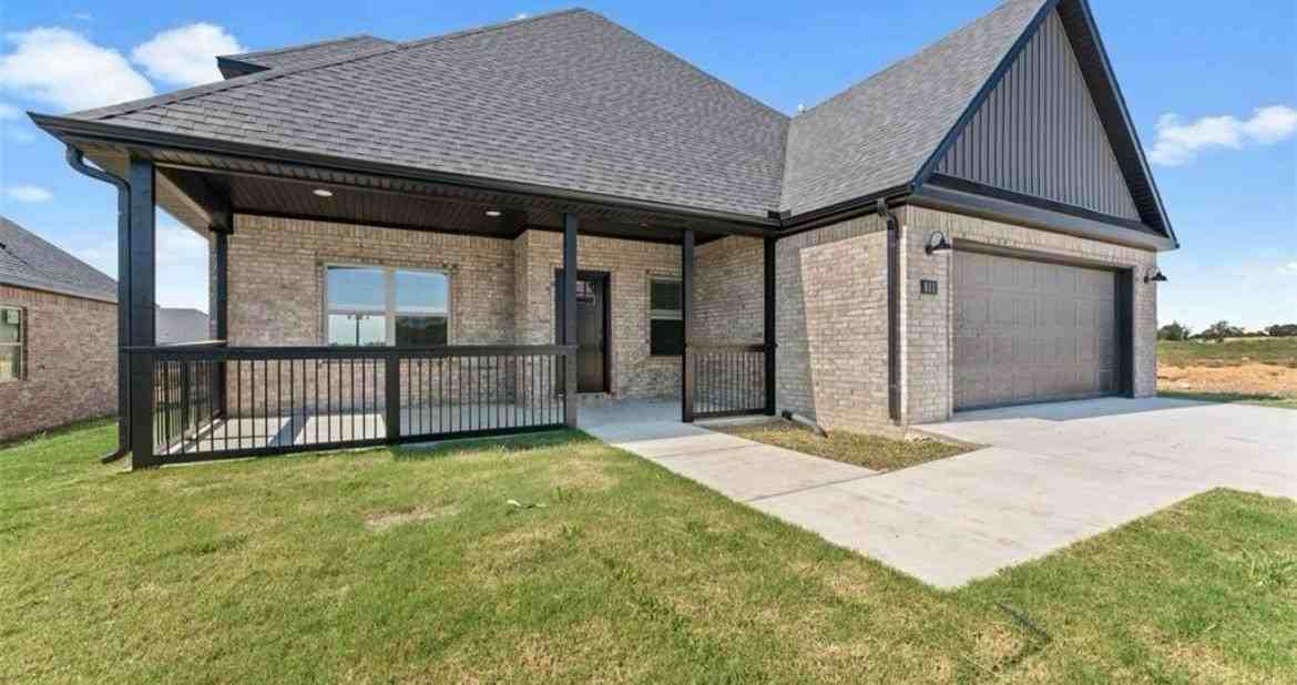 811 Ann Place - Photo 3 of 25