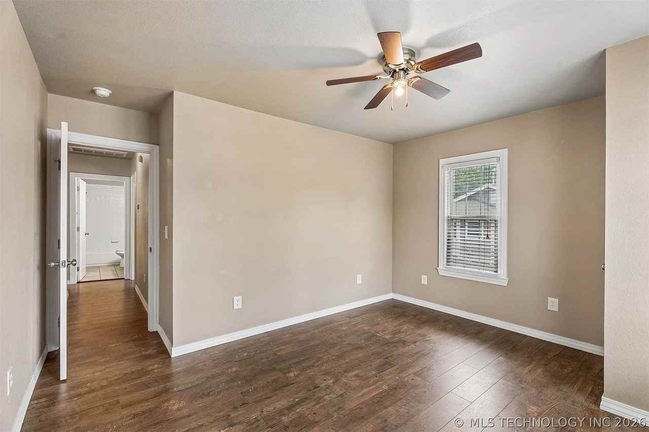 3113 E 12th St - Photo 7 of 14