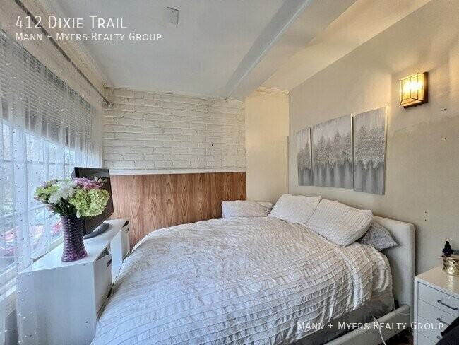 412 Dixie Trl - Photo 2 of 19