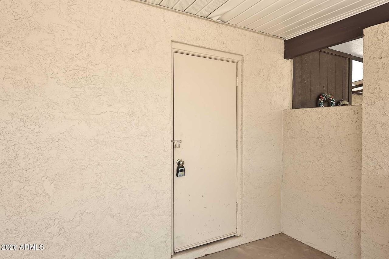 5138 W Vogel Ave - Photo 4 of 36