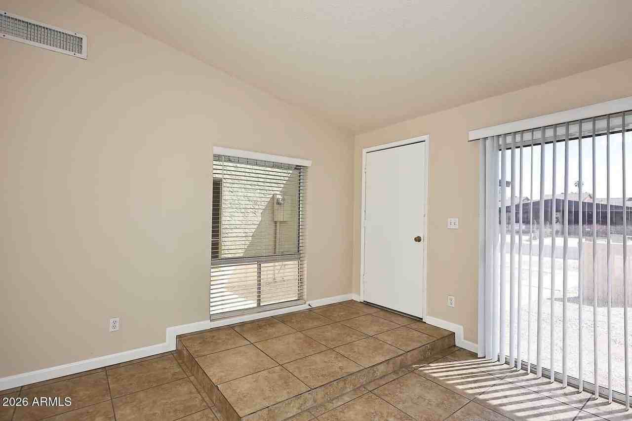 5138 W Vogel Ave - Photo 6 of 36
