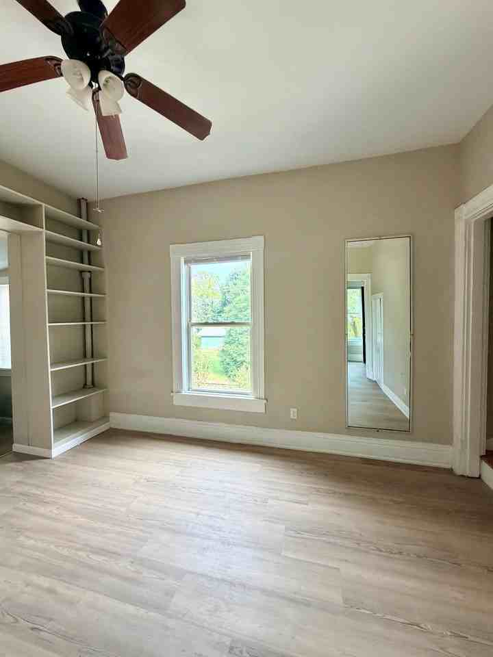 1437 Hepburn Ave - Photo 3 of 8