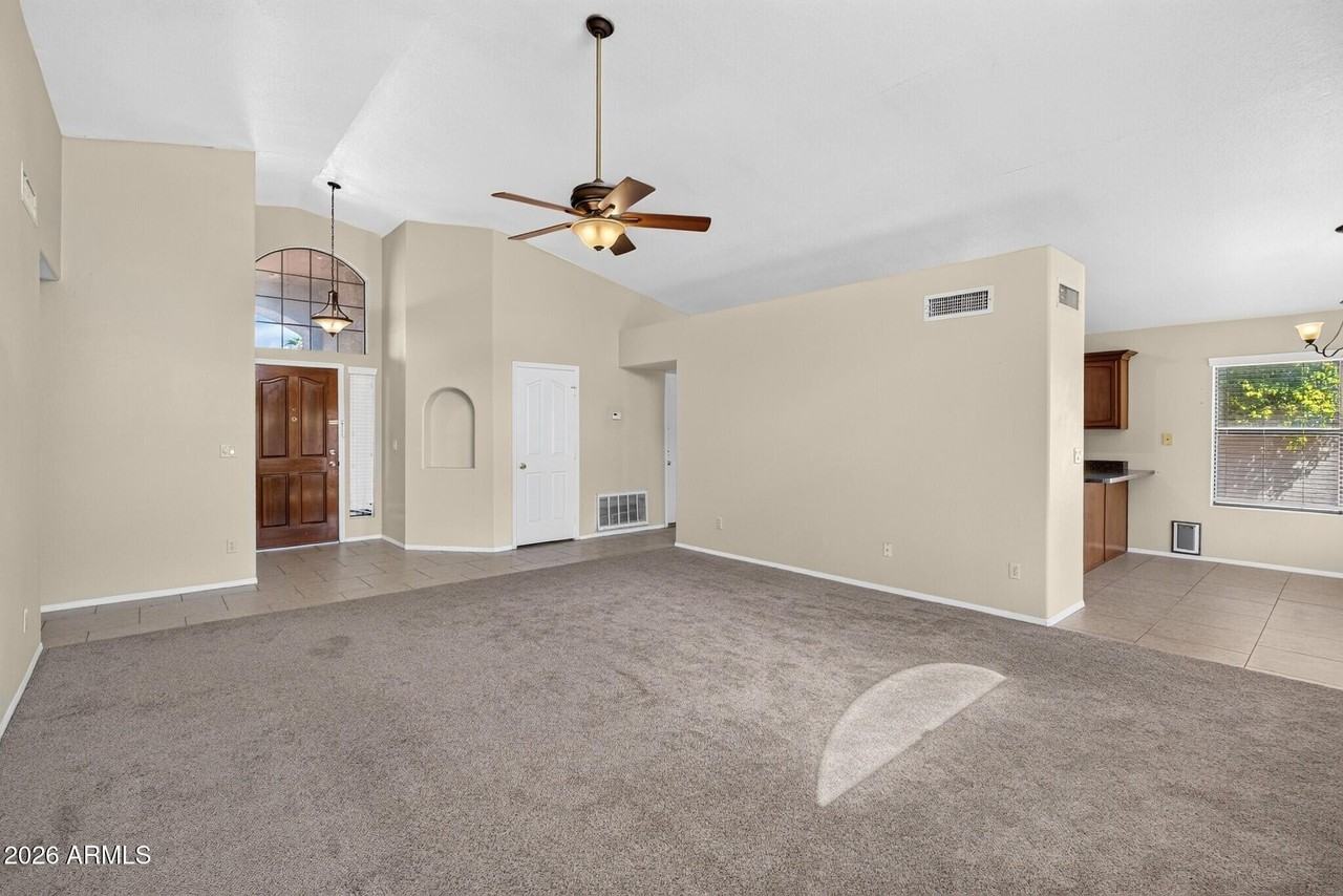 7427 W Topeka Dr - Photo 7 of 22