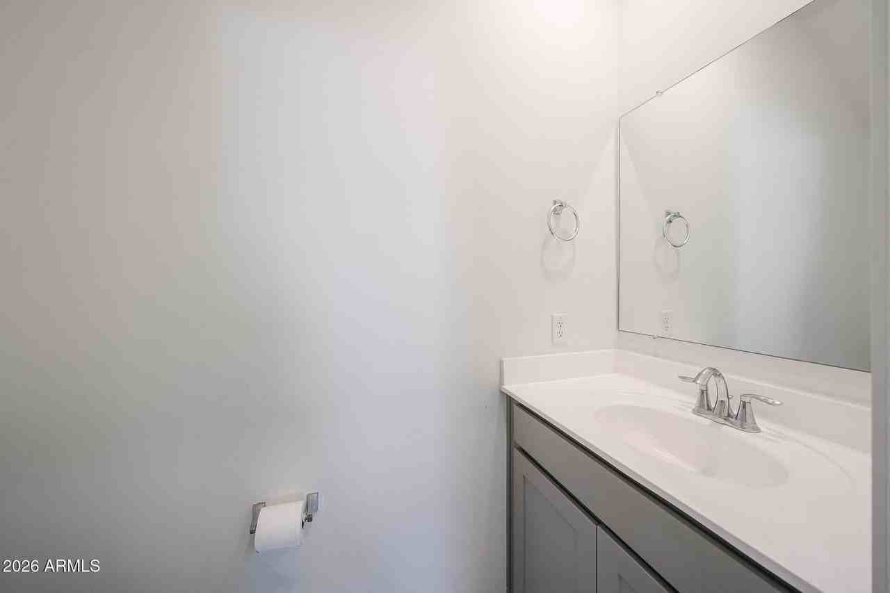 2236 W Laurie Ln - Photo 7 of 35