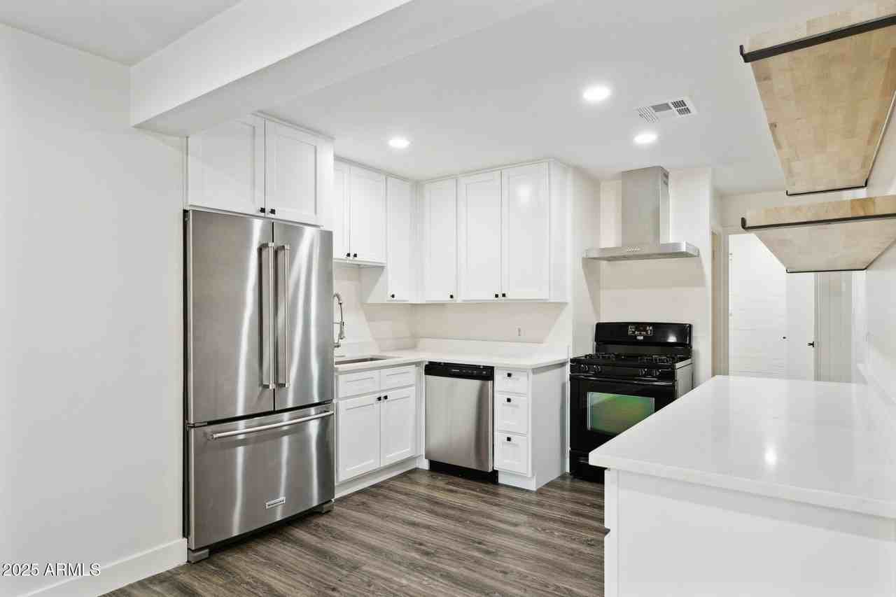 1542 E Turquoise Ave #1 - Photo 7 of 25