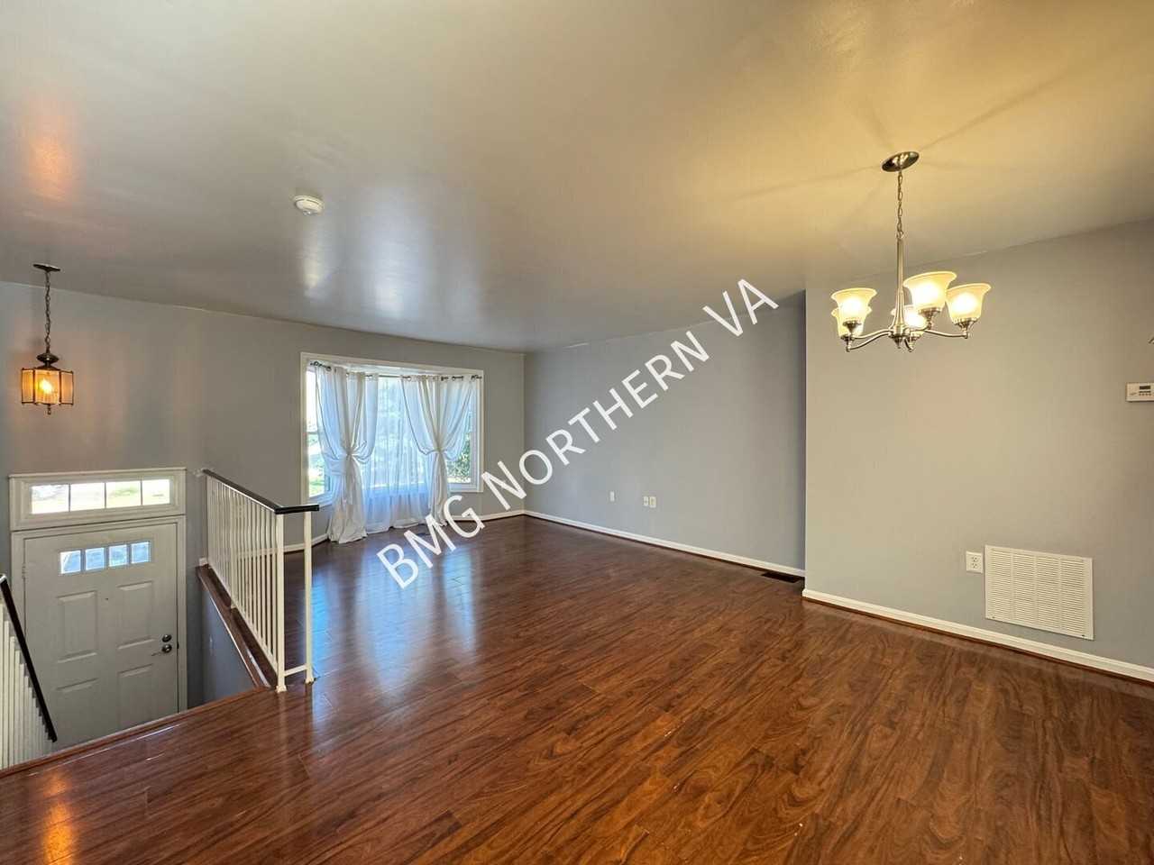 7343 Rokeby Dr - Photo 2 of 50