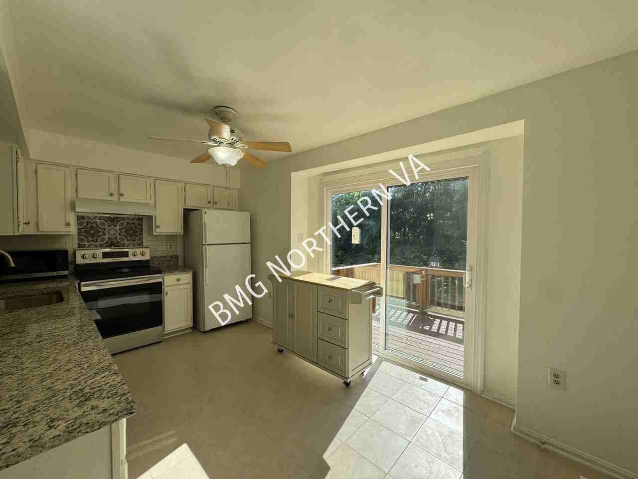 7343 Rokeby Dr - Photo 6 of 50