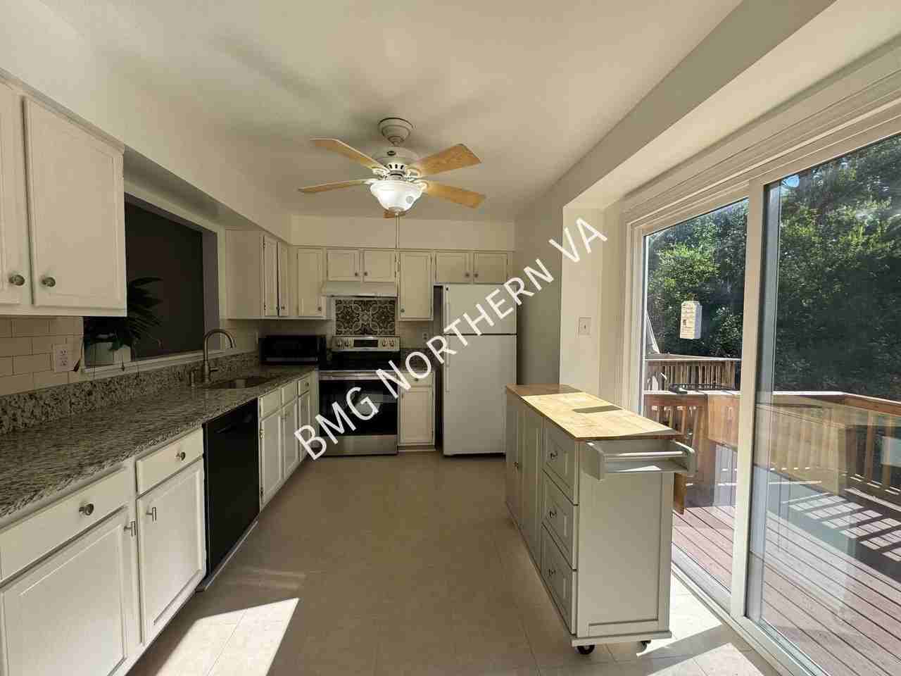 7343 Rokeby Dr - Photo 7 of 50