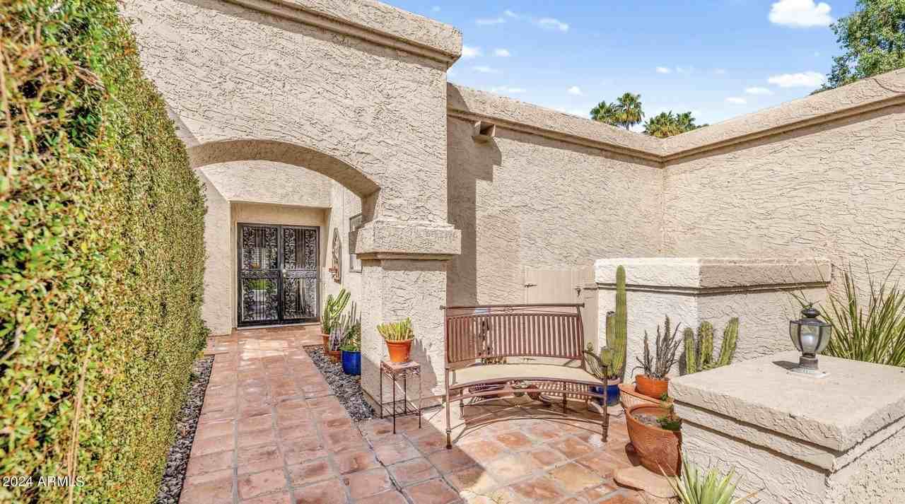 8188 E Del Cuarzo Dr - Photo 2 of 41