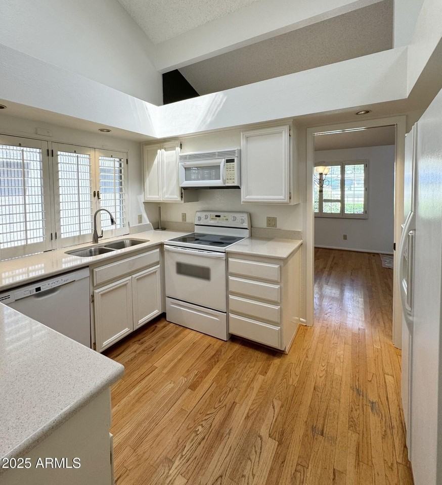 8188 E Del Cuarzo Dr - Photo 5 of 41