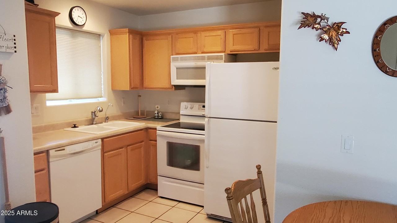 6343 E Ellis St - Photo 5 of 16